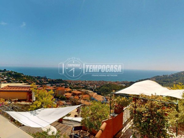 casa indipendente in vendita ad Alassio in zona Moglio