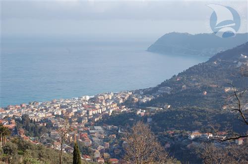 appartamento in vendita ad Alassio in zona Moglio