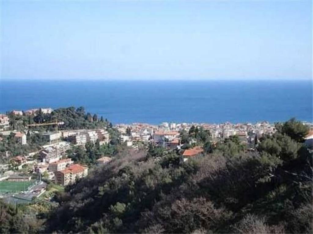 casa indipendente in vendita ad Alassio in zona Moglio