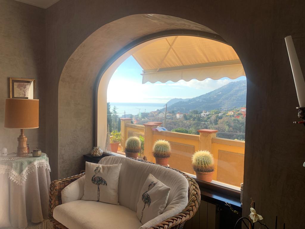 casa indipendente in vendita ad Alassio