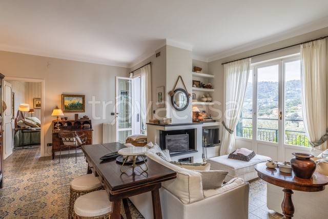 casa indipendente in vendita ad Alassio