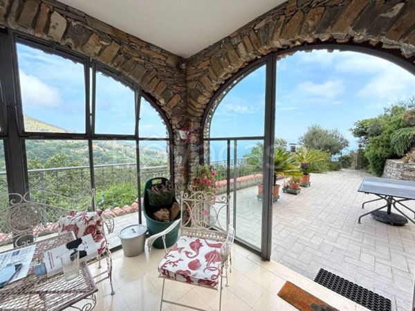 casa indipendente in vendita ad Alassio
