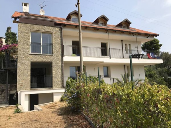 appartamento in vendita ad Alassio in zona Moglio
