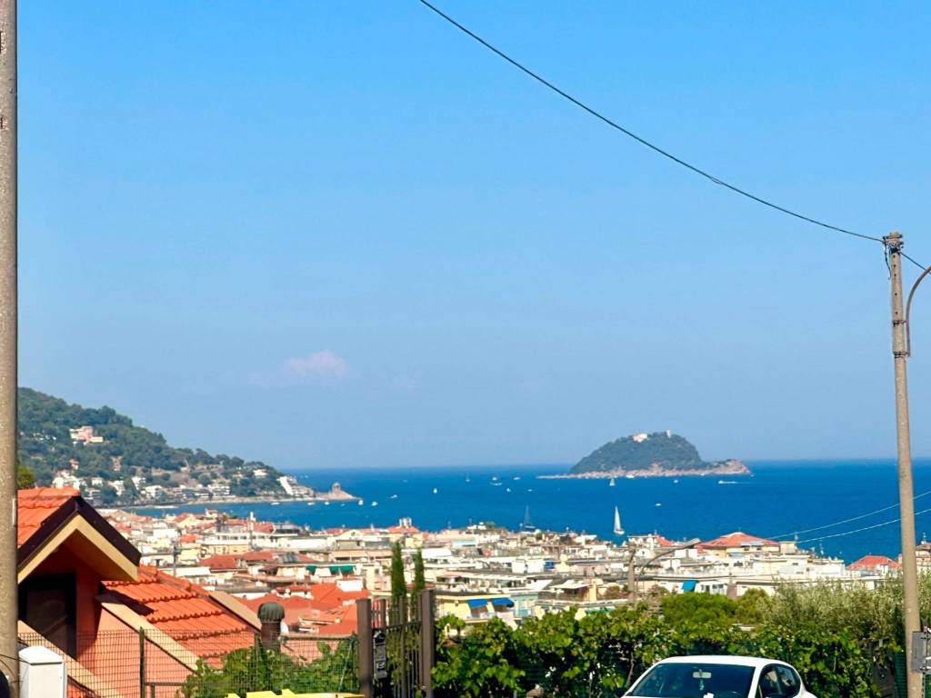 appartamento in vendita ad Alassio