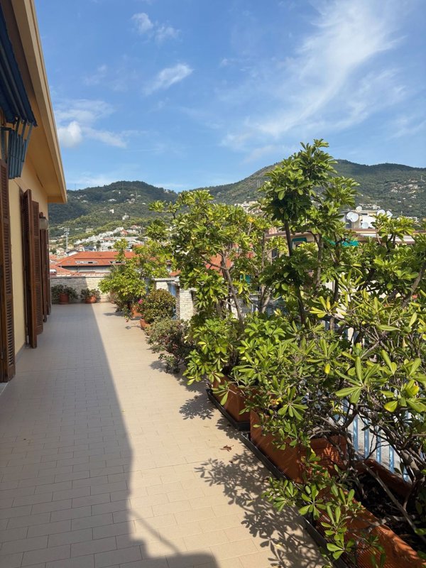 appartamento in vendita ad Alassio