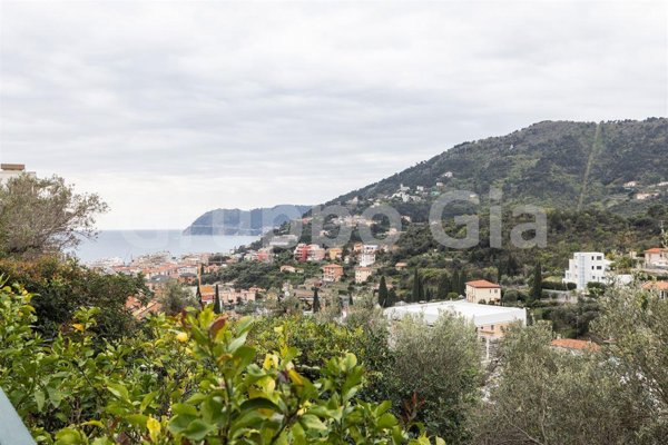 casa indipendente in vendita ad Alassio