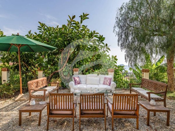 casa indipendente in vendita ad Alassio