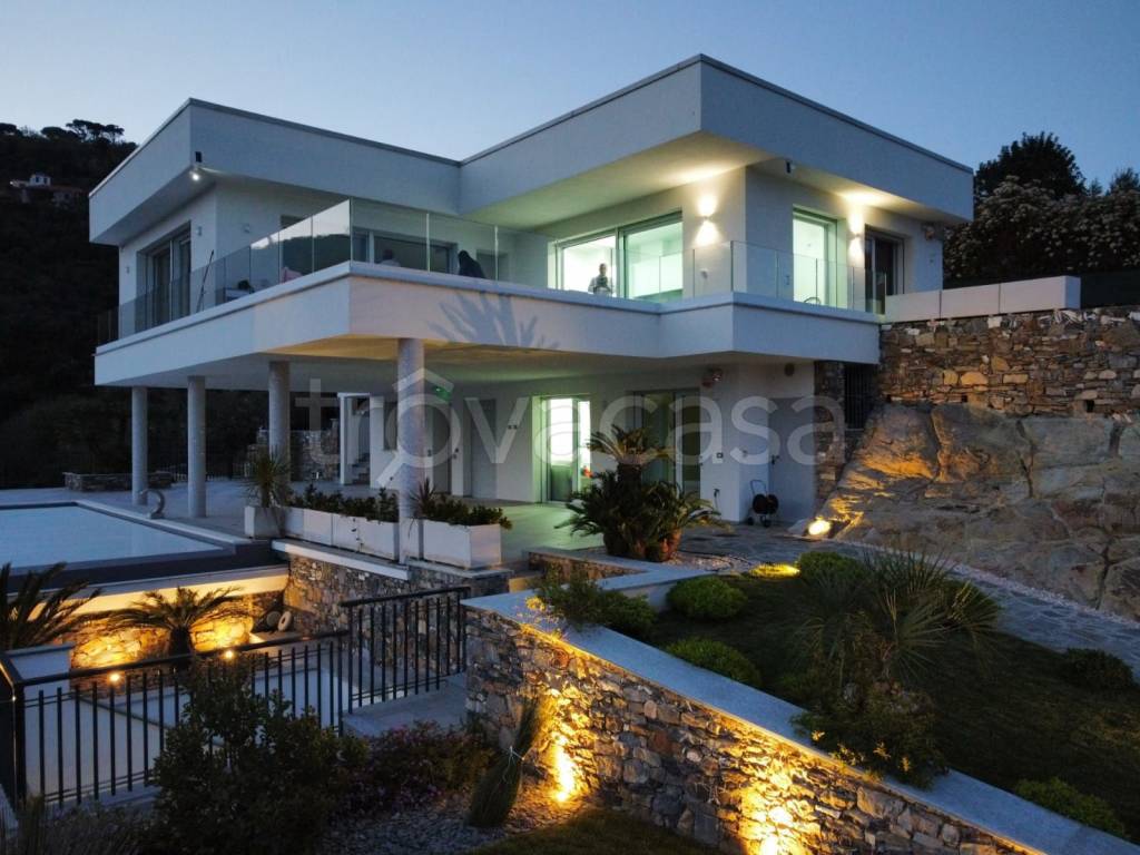casa indipendente in vendita ad Alassio