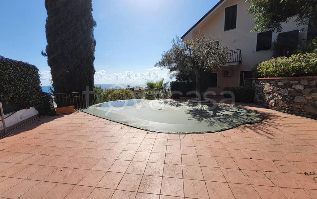 casa indipendente in vendita ad Alassio in zona Solva