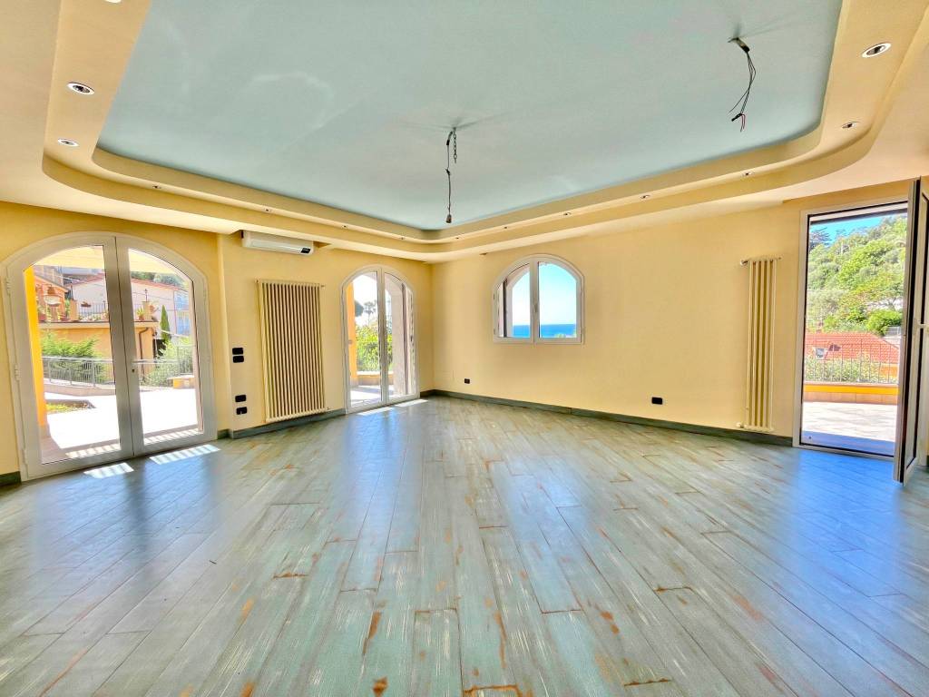 appartamento in vendita ad Alassio