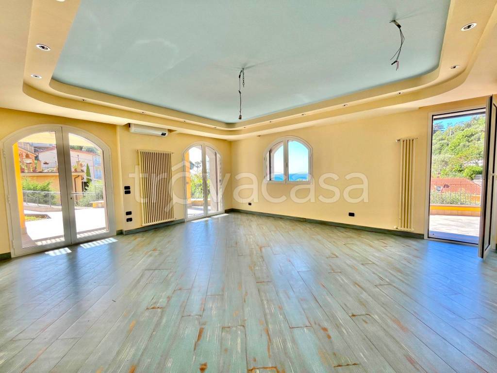 appartamento in vendita ad Alassio