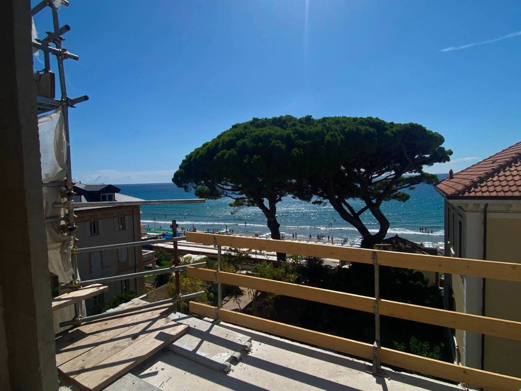 appartamento in vendita ad Alassio