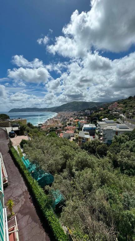 appartamento in vendita ad Alassio