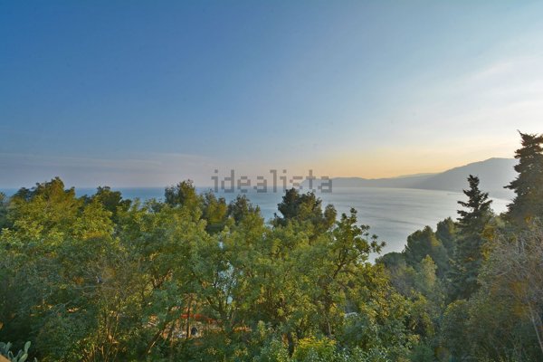 appartamento in vendita ad Alassio