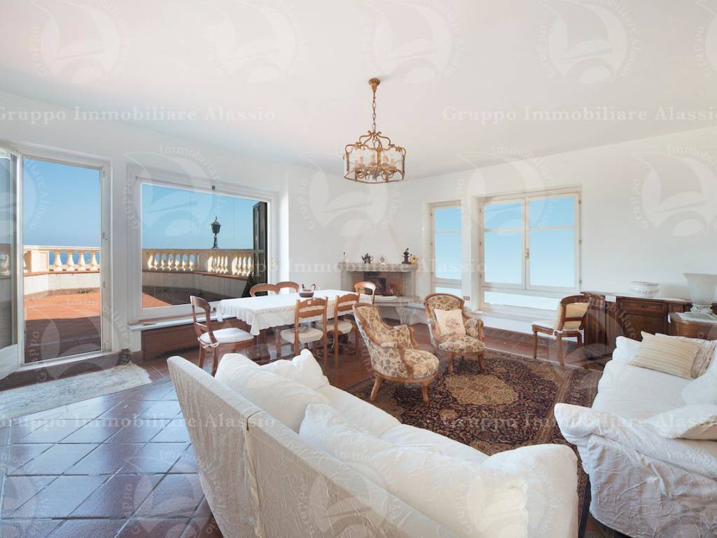 casa indipendente in vendita ad Alassio