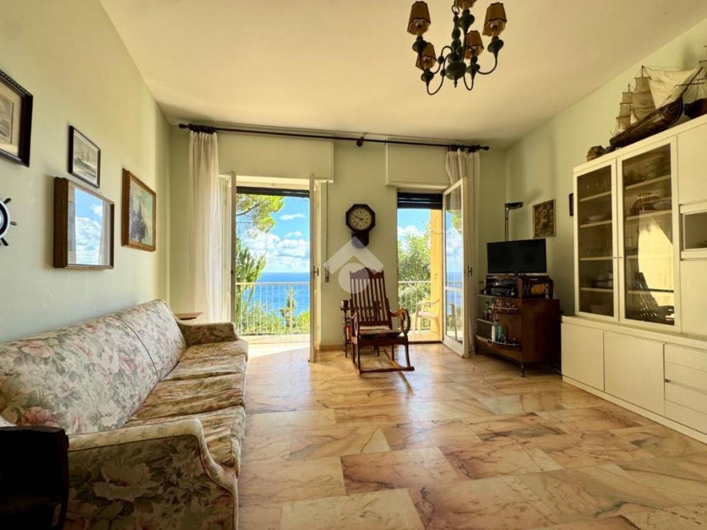 appartamento in vendita ad Alassio in zona Solva