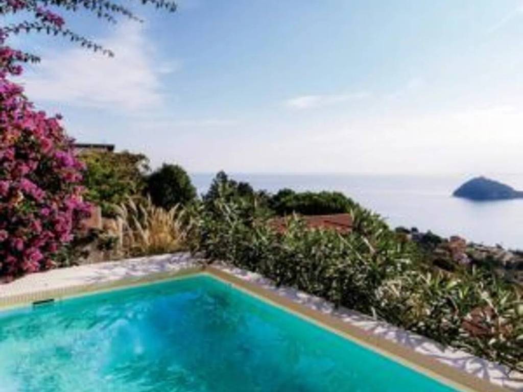 casa indipendente in vendita ad Alassio