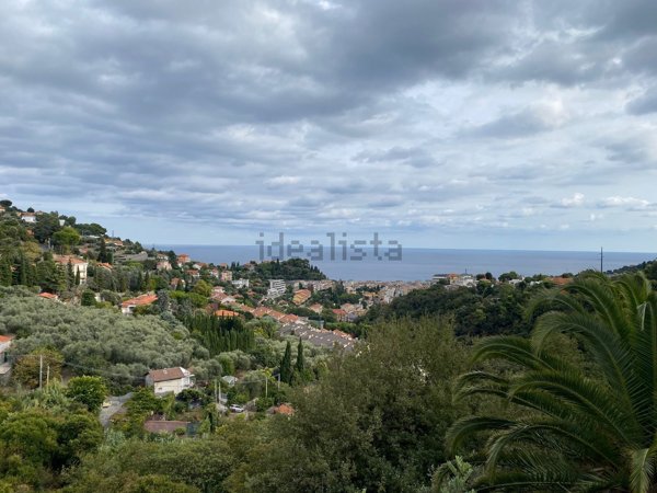 casa indipendente in vendita ad Alassio
