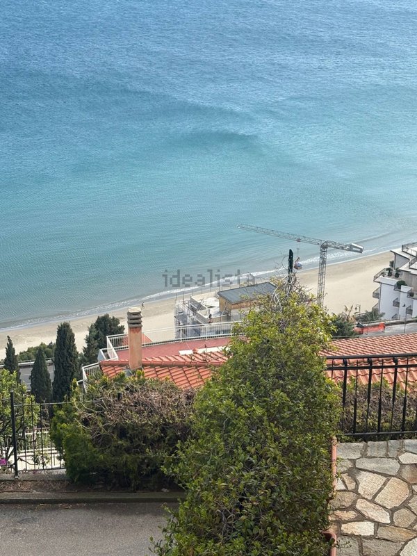 casa indipendente in vendita ad Alassio