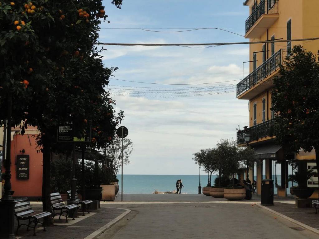 appartamento in vendita ad Alassio