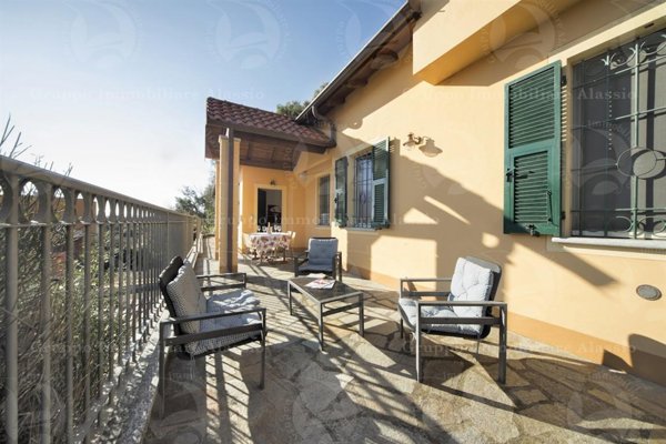 casa indipendente in vendita ad Alassio