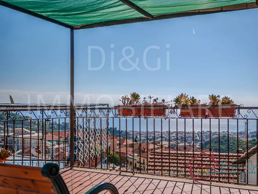 casa semindipendente in vendita ad Alassio in zona Moglio