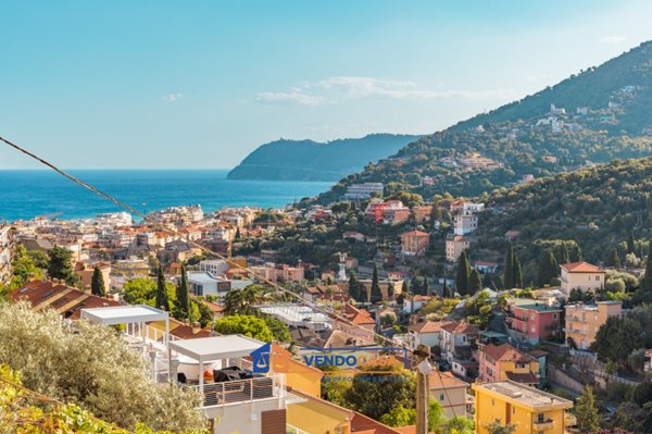 appartamento in vendita ad Alassio