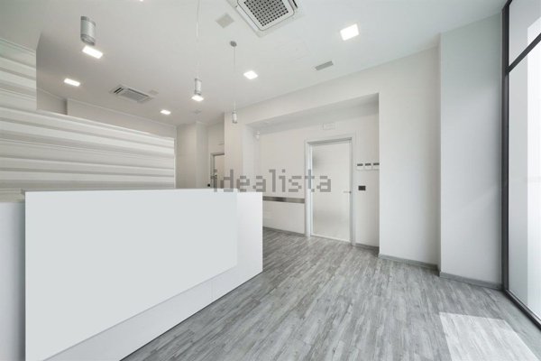 negozio in vendita ad Alassio