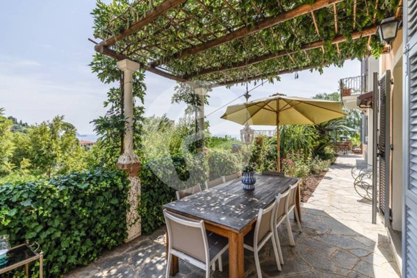 casa indipendente in vendita ad Alassio in zona Caso