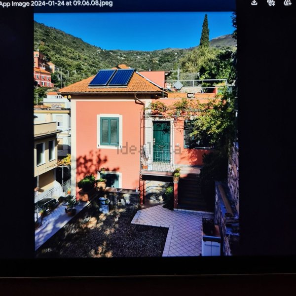 casa indipendente in vendita ad Alassio