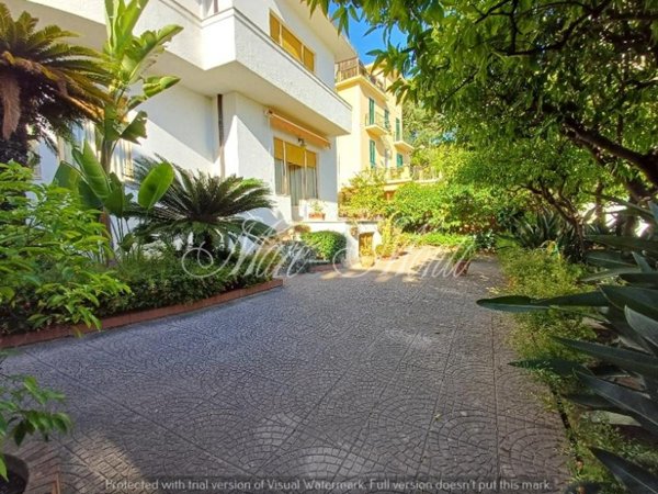 casa indipendente in vendita ad Alassio