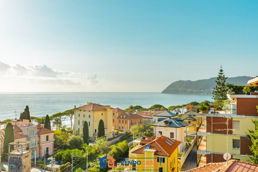 appartamento in vendita ad Alassio