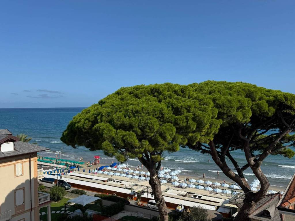 appartamento in vendita ad Alassio