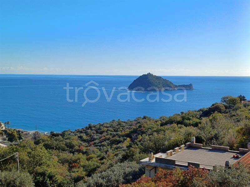 casa indipendente in vendita ad Alassio