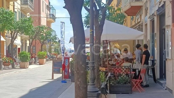 negozio in vendita ad Alassio