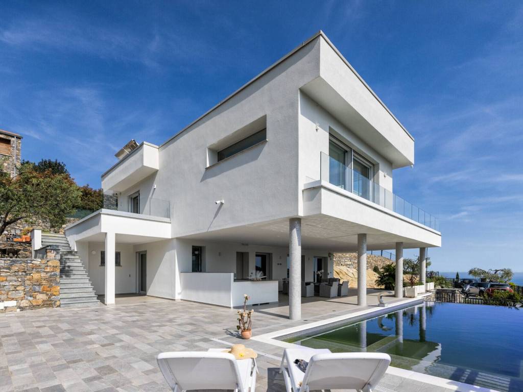 casa indipendente in vendita ad Alassio