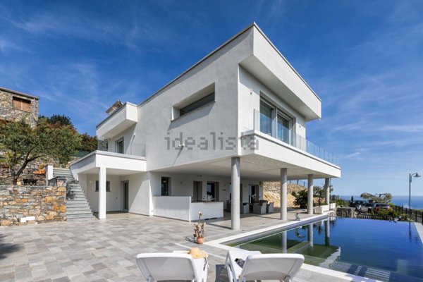 casa indipendente in vendita ad Alassio