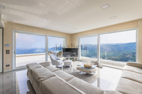 casa indipendente in vendita ad Alassio