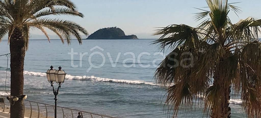 appartamento in vendita ad Alassio