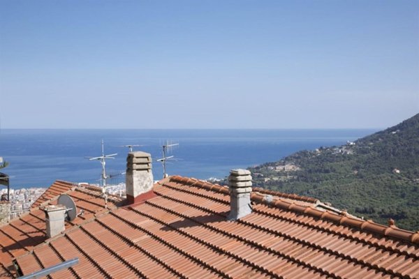 appartamento in vendita ad Alassio in zona Moglio