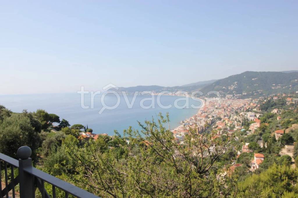 appartamento in vendita ad Alassio in zona Solva