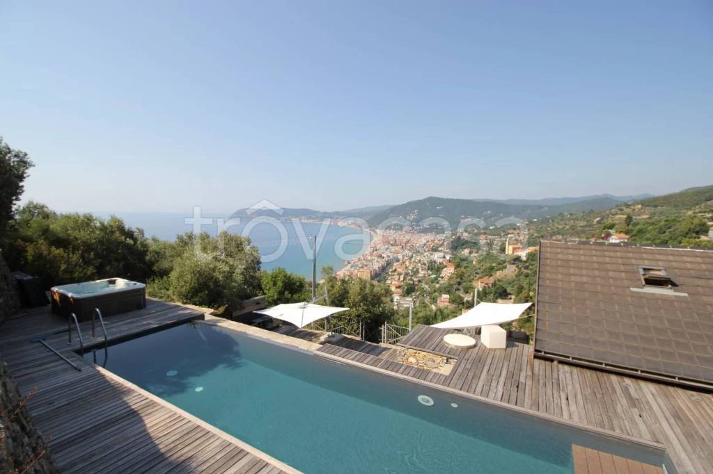 casa indipendente in vendita ad Alassio in zona Solva