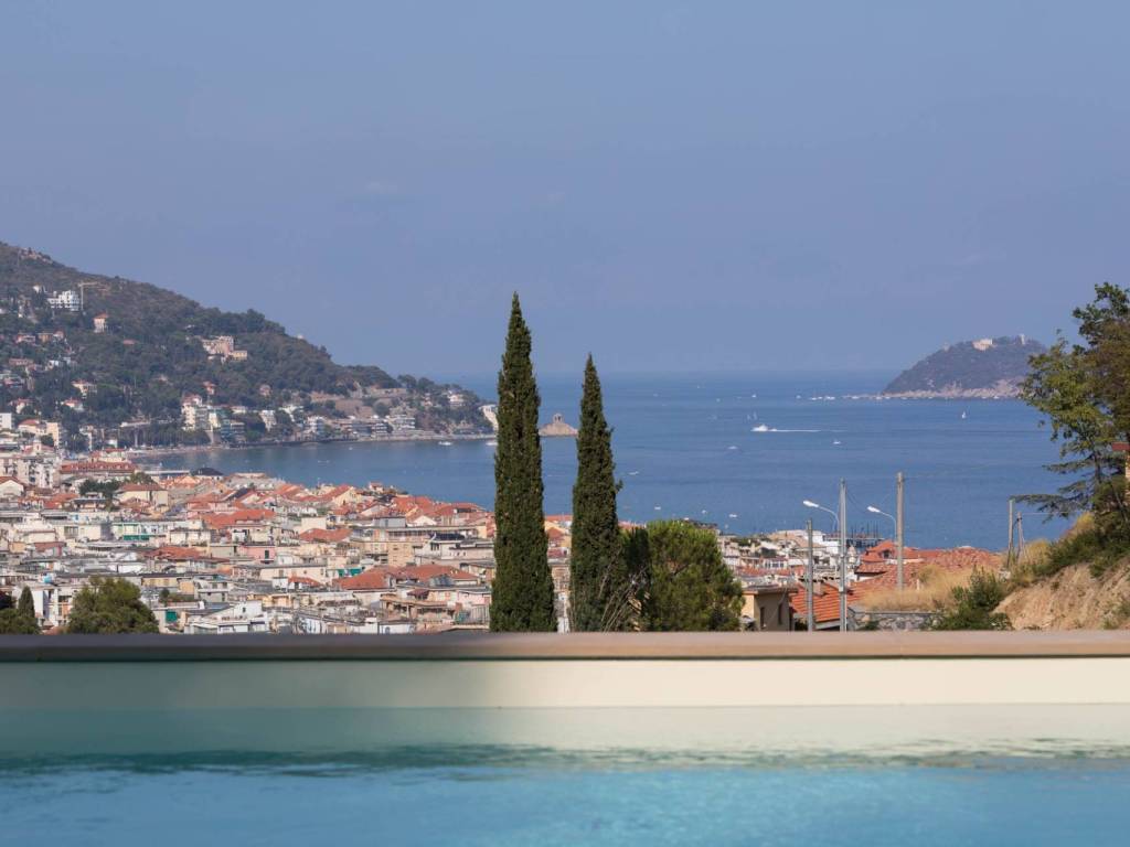 appartamento in vendita ad Alassio