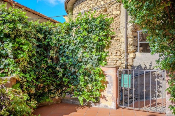 appartamento in vendita ad Alassio in zona Moglio