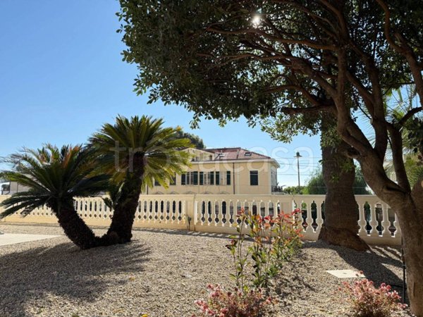 appartamento in vendita ad Alassio