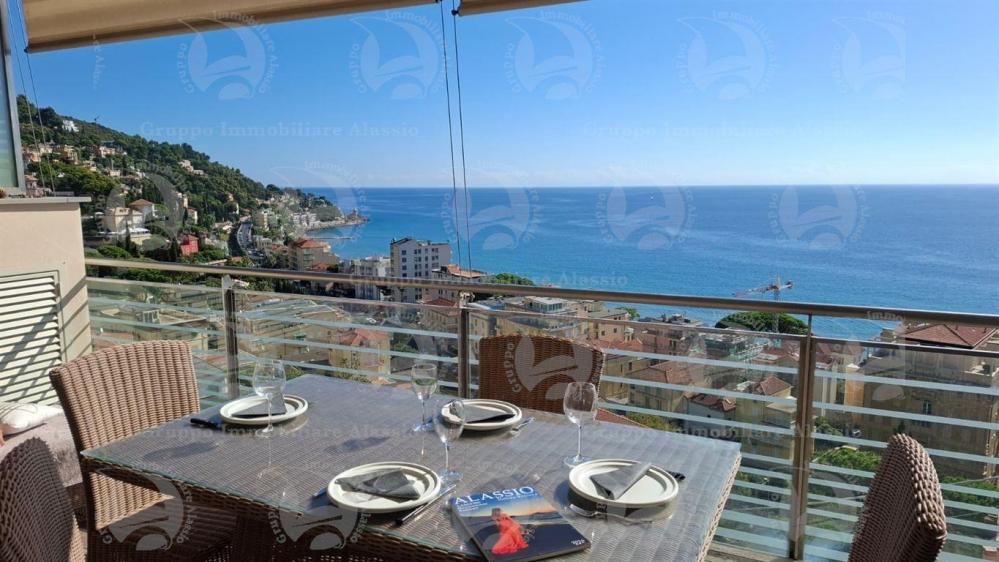 appartamento in vendita ad Alassio in zona Solva