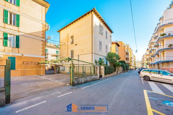 negozio in vendita ad Alassio