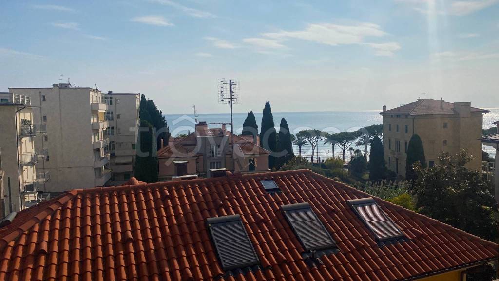 appartamento in vendita ad Alassio