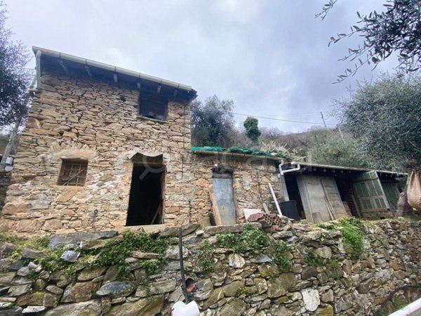 casa indipendente in vendita ad Alassio in zona Caso
