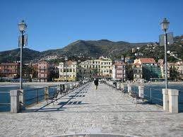 locale commerciale in vendita ad Alassio